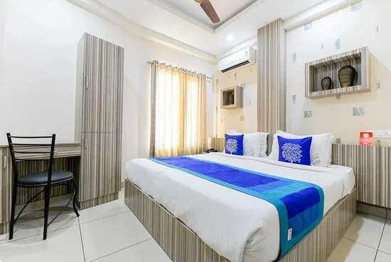 HOTEL REEGATE INN - 4