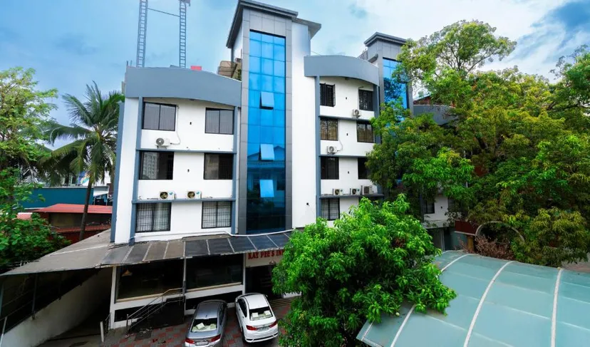Kaypee's Grande | Hotel in Kochi