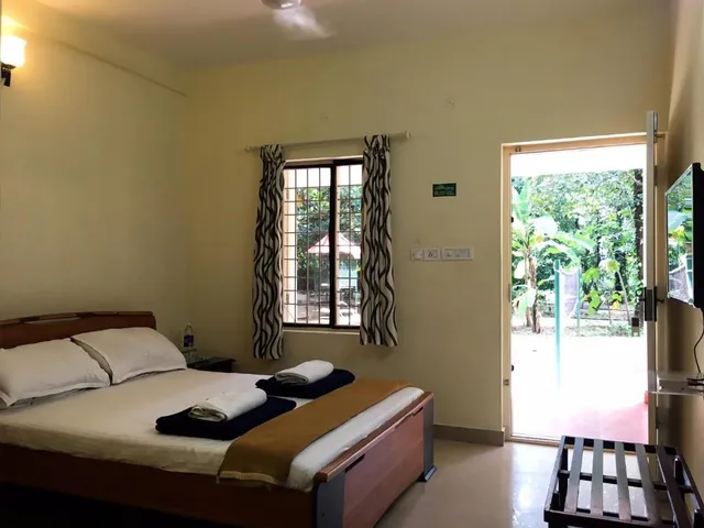 Palm Grove Serviced Villa - 4