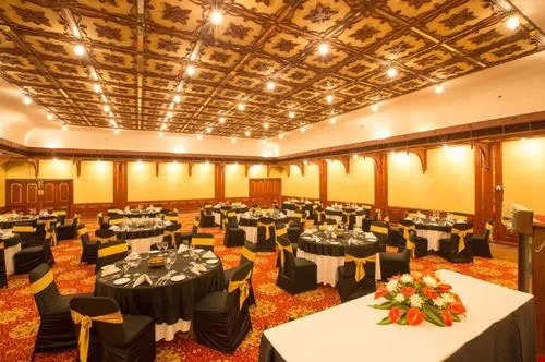 The Avenue Center Hotel - 2