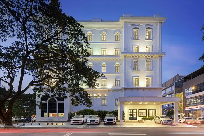 The Avenue Center Hotel