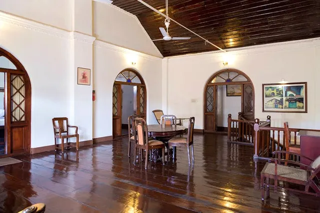 Ballard Bungalow - 2