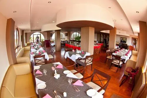 Hotel Paramount Tower - 3