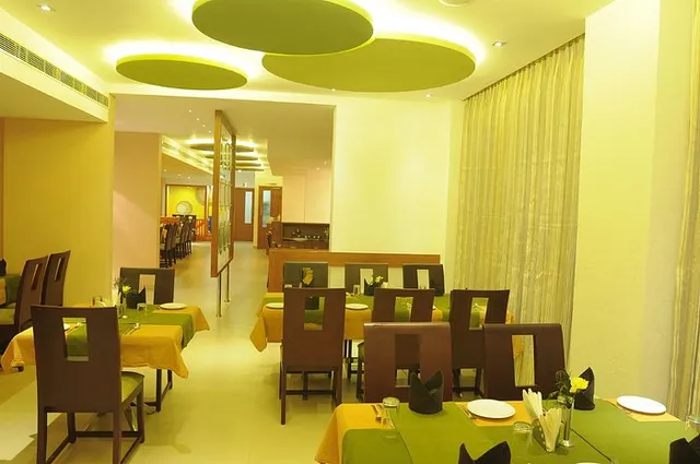 Hotel Marina Residency - 2