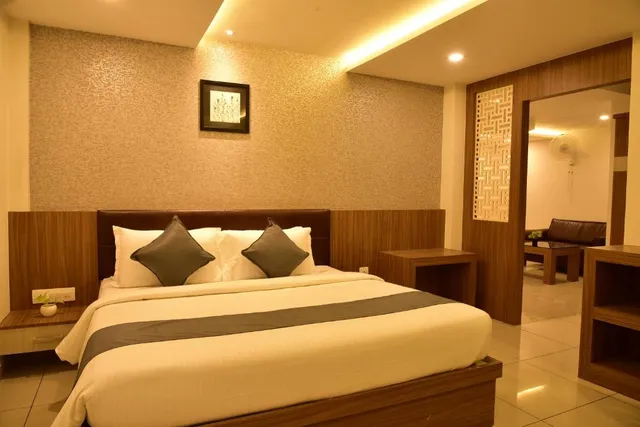 WHITE SUITE HOTEL - 4