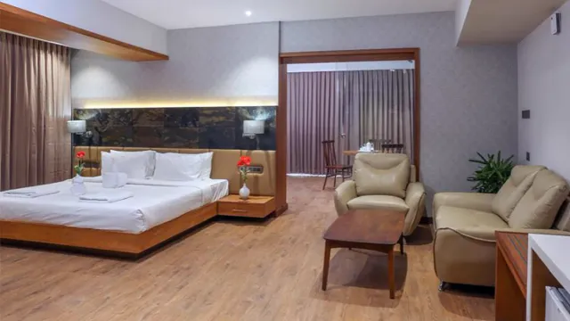 WELCARE BUSINESS HOTEL - 4