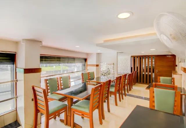 Hotel Central Gate - 3