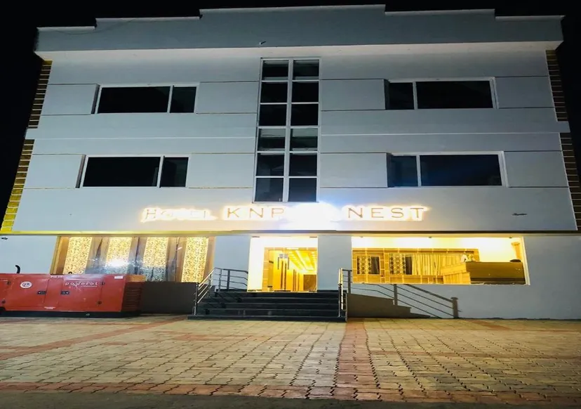 Hotel KNP Nest