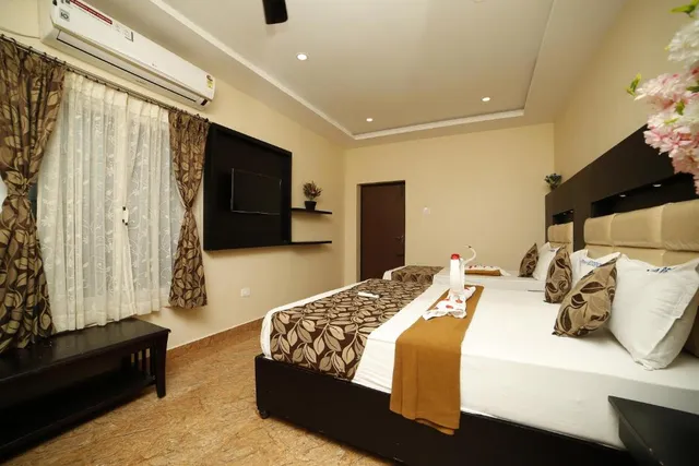 Hotel Ragavendra - 4