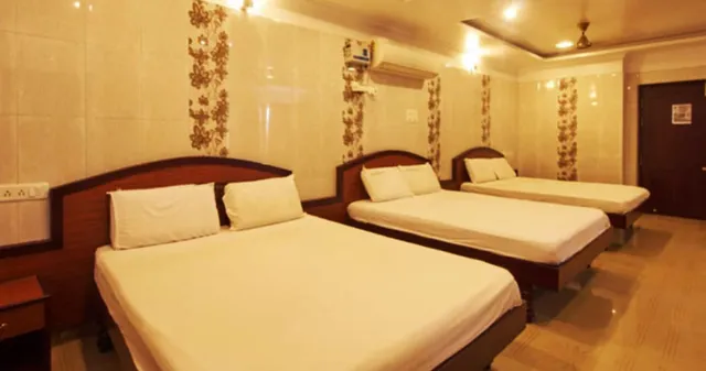 Hotel Aryaas Ressidence - 4