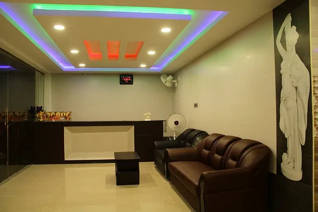 Hotel Royal Residency - 3