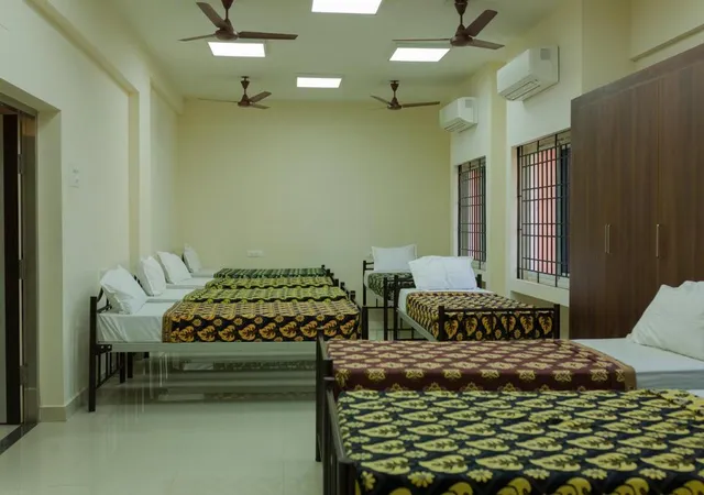 SIVA SAKTHI HOTEL NEAR ARUNACHALA TEMPLE - 4