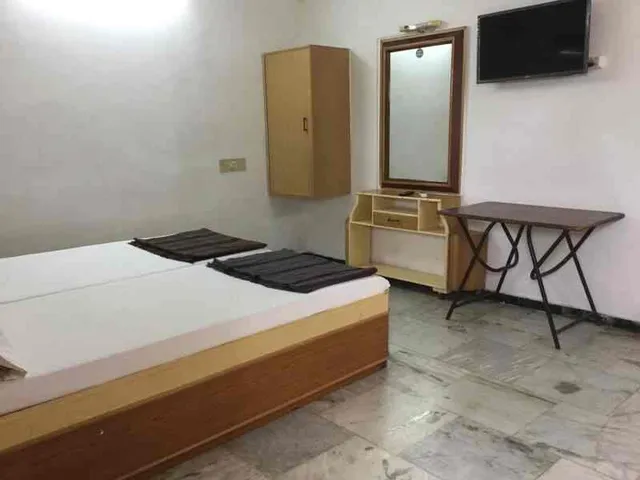 Hotel Ganesh International Lodge - 3