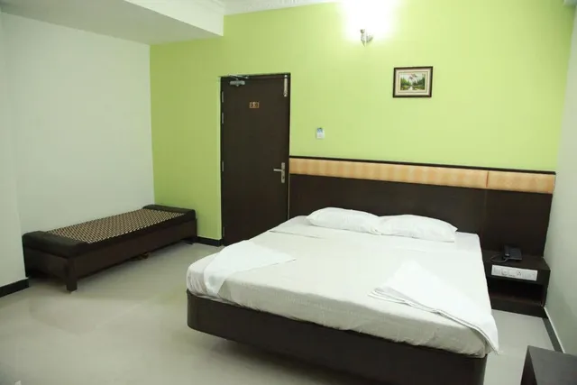 Hotel Jeyam - 4