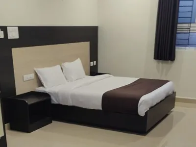 Hotel MBJ Inn - Temple View - 4