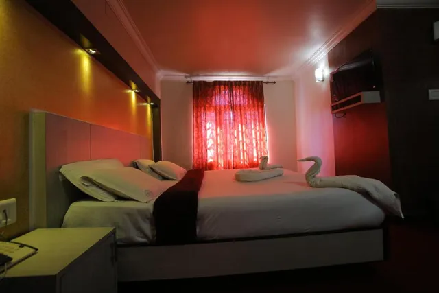 Hotel City Palace - 4