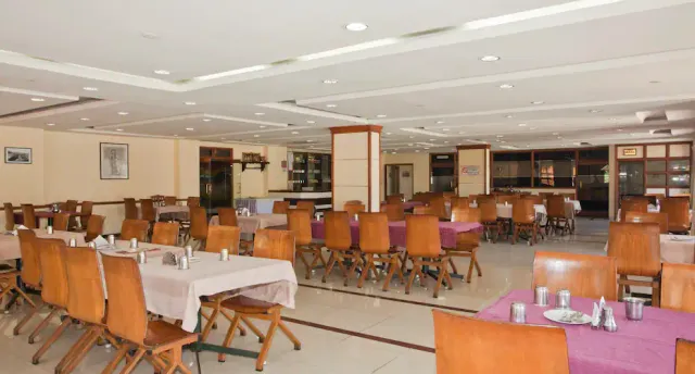 Hotel Preethi Classic Towers - 3