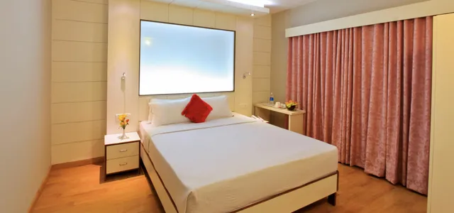 Emarald Hotel, Ooty - 4