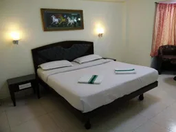 Hotel Nilgiris Inn - 4