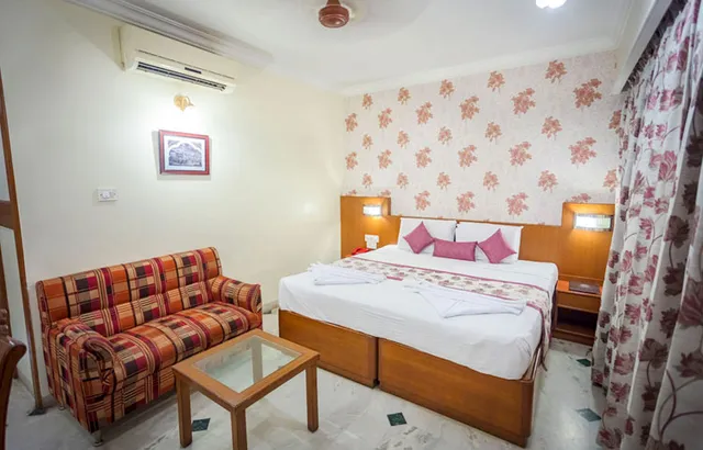 Hotel Maurya Palace - 3