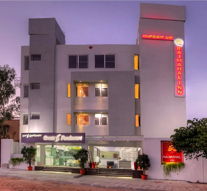 Hotel Rajmahal Inn