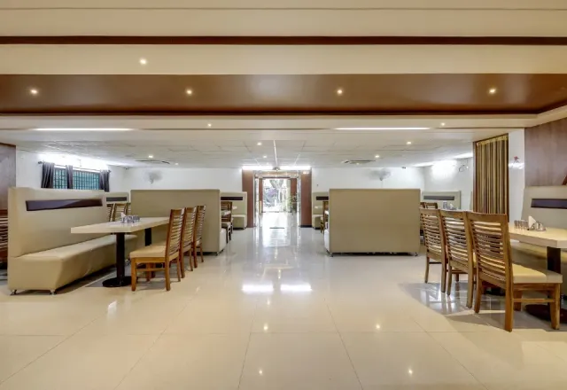 Hotel Golden Castle - 3