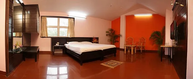 Hotel Suhashini Palace - 4