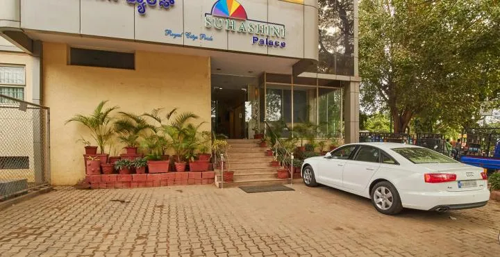 Hotel Suhashini Palace