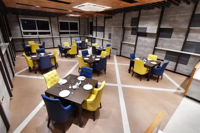 SOHO BOUTIQUE HOTEL - 3