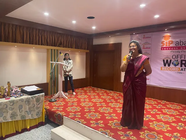 SIP Abacus Vayalur Road & AmazeiQ Global English - 4