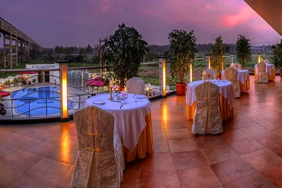 The Atrium Boutique Hotel - 2