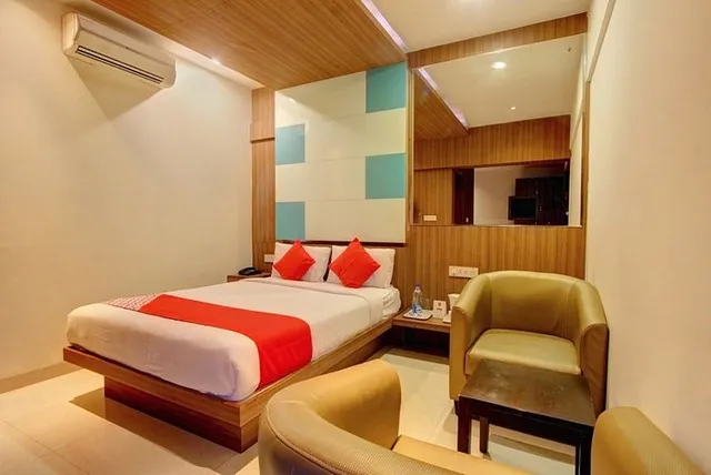 FabHotel Hiland Suites - 4