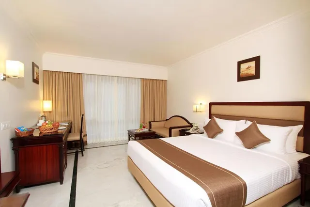 The Rialto Hotel - 4