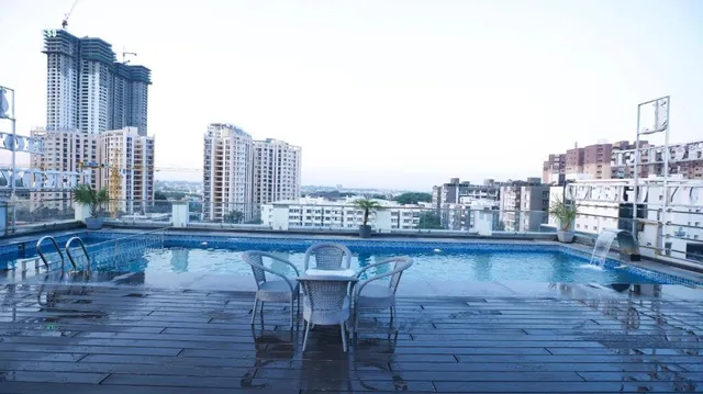 Hotel Leroy Grand - 2