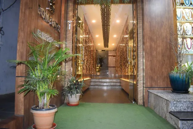 Hotel Ur Comforts - 2