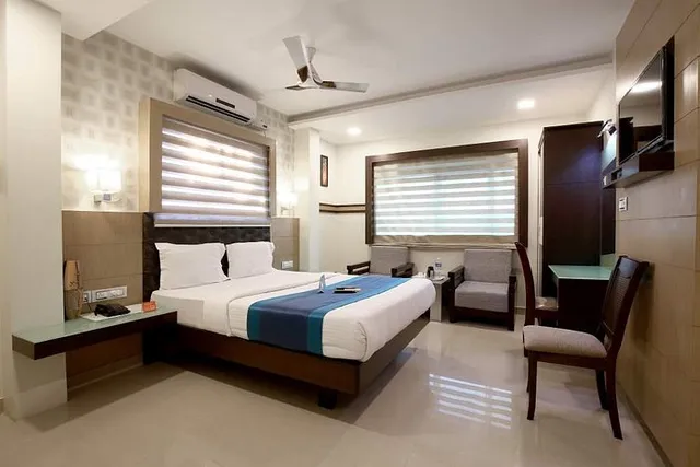 Hotel Monarch International Jayanagar - 4