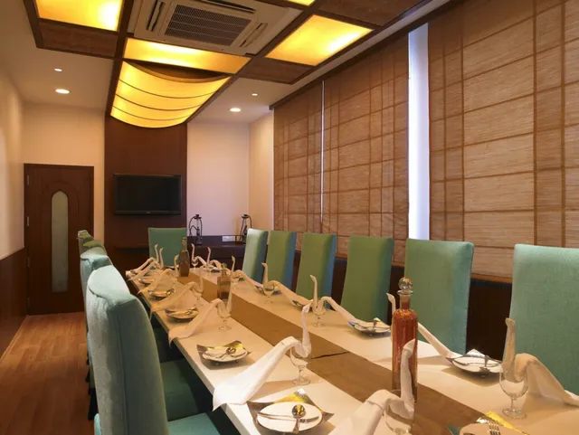 Comfy Luxury Hotel - 3