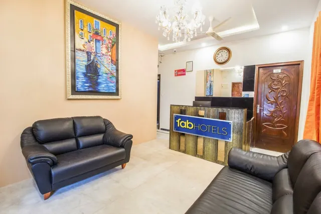 FabHotel Corporate Crown - 2