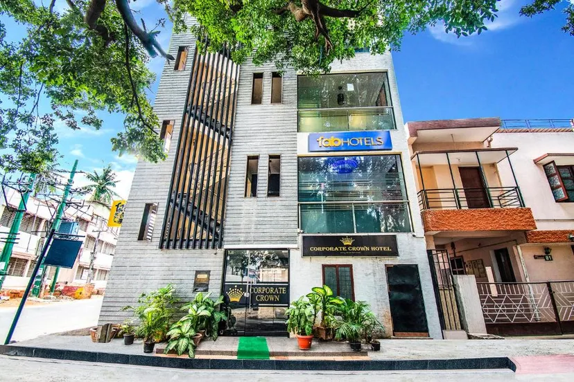 FabHotel Corporate Crown