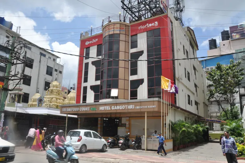 Capital O 86293 Hotel Gangothri