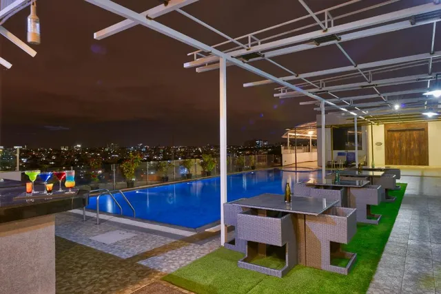 Hotel Davanam Sarovar Portico Suites - 2