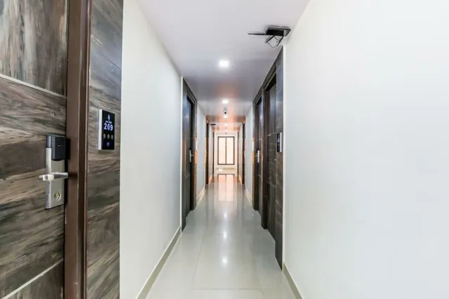 FabHotel Crown Heights - 2