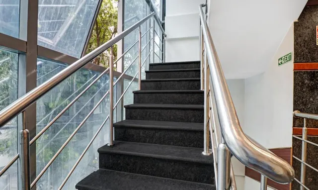 Itsy By Treebo - Elmas Golden Key - 3