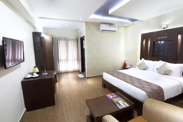 R D Suites A Business Hotel - 4