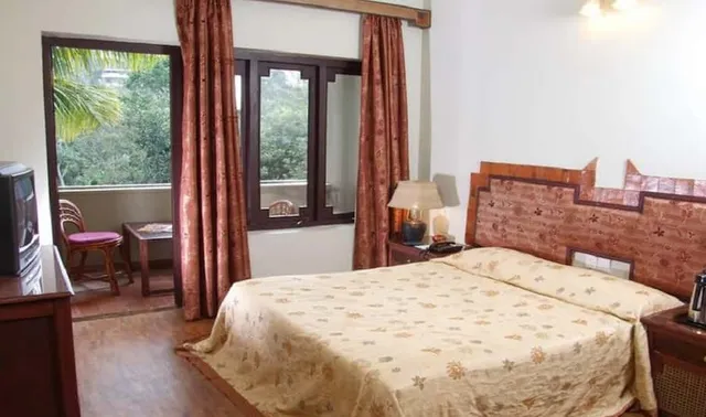 Green Gates Hotels - 4