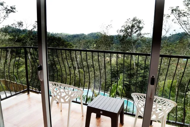 Serene Crest Resort - 3