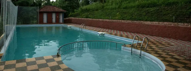 Crescent Family Resort - 2