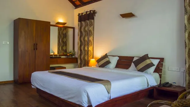 Edakkal Hermitage Resort - 4