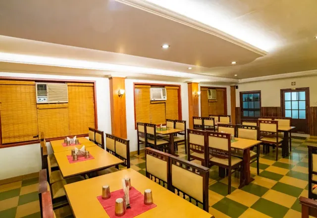 The Woodlands Hotel - 2