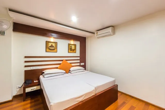 The Woodlands Hotel - 4